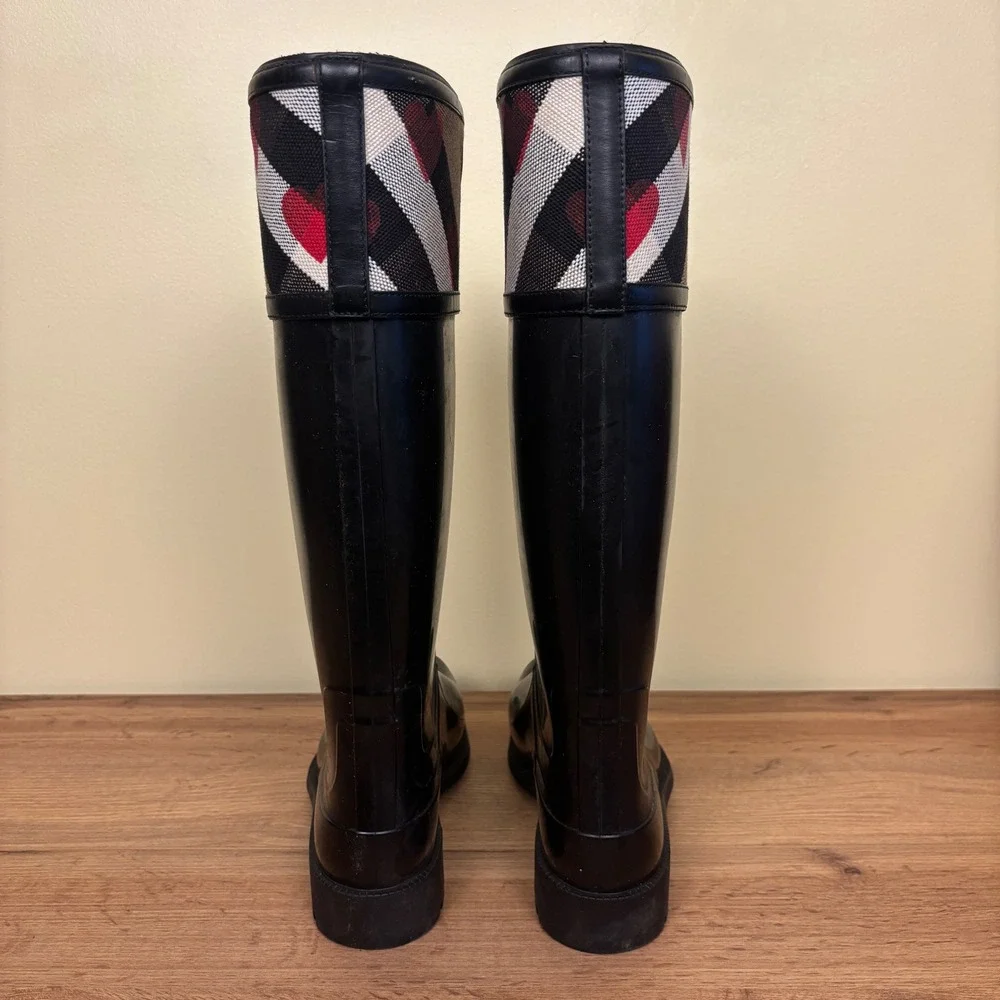 BURBERRY Crosshill Heart Check Rain Boots In Black‎ Women Size 40 Outdoor Rubber
